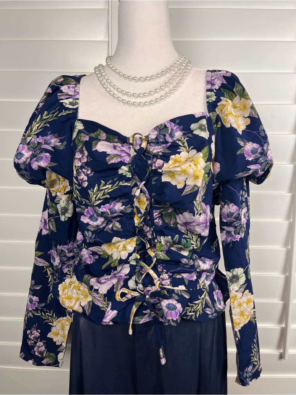 Navy Floral Lace-Up corset style Puff Sleeve Top Fairycore Size Medium